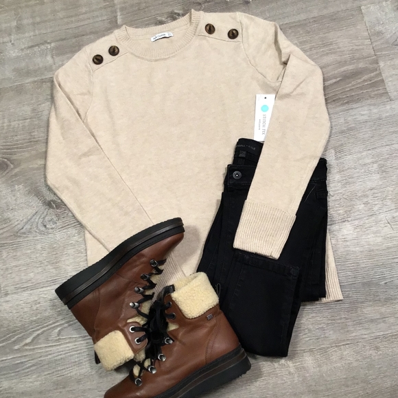 Pink Clover Cream Sweater with Button Accents - Picture 9 of 9